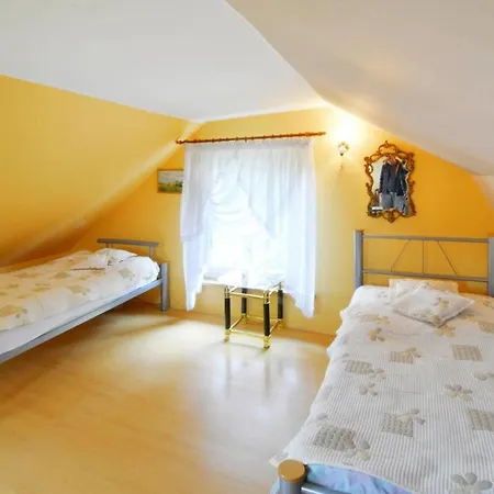 Holiday home Spacious Cottage, Idyllic Right On The Lake, Spore Szczecinek