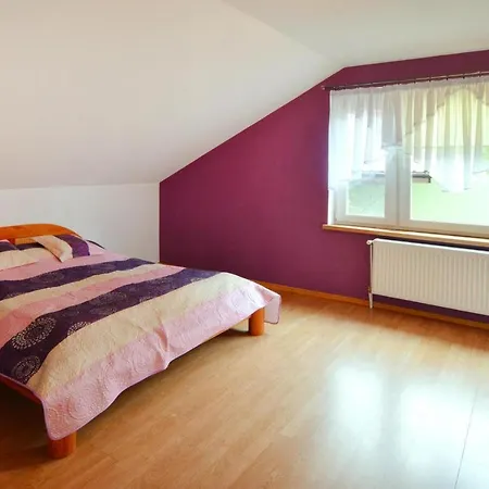 Spacious Cottage, Idyllic Right On The Lake, Spore * Szczecinek