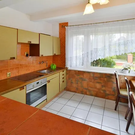 Spacious Cottage, Idyllic Right On The Lake, Spore * Szczecinek