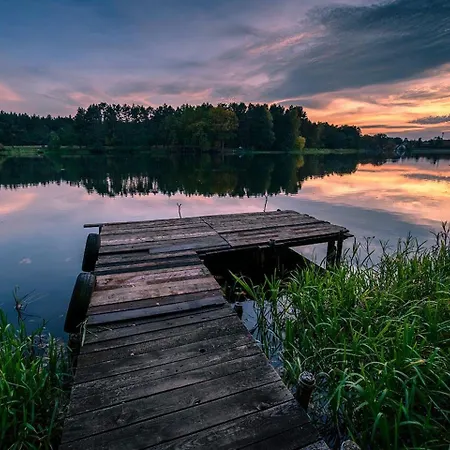 Spacious Cottage, Idyllic Right On The Lake, Spore بيت للعطل شتيتشينيك