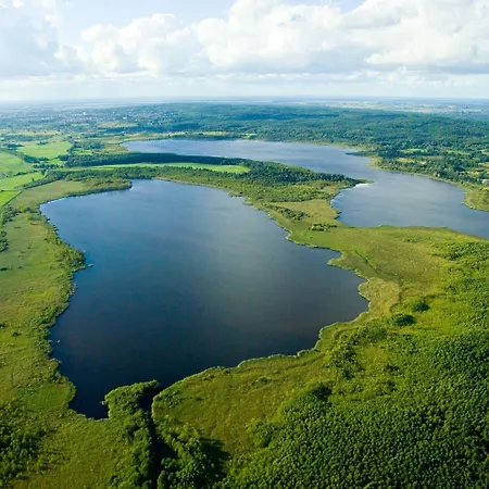 Spacious Cottage, Idyllic Right On The Lake, Spore